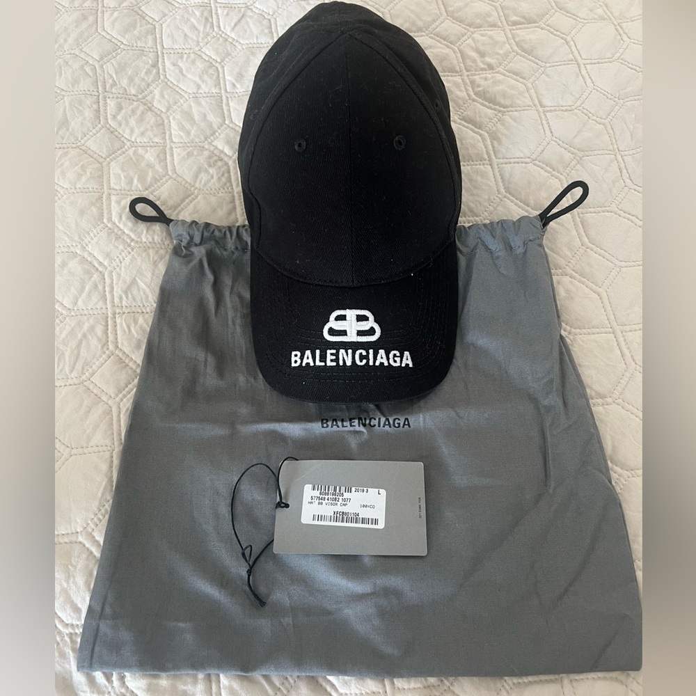 Balenciaga BB Visor Cap in Black